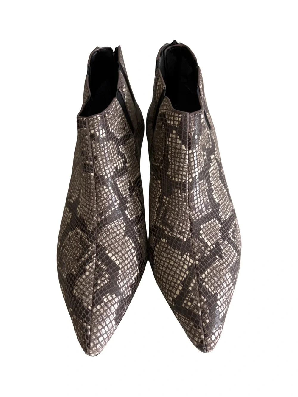 Donald Pliner Dazha Snakeskin Pointed Toe Kitten Heel Booties Size 8